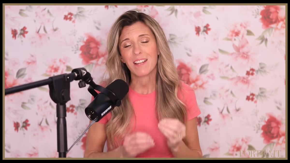 Host describing Meg&rsquo;s use of color and styling in portraits