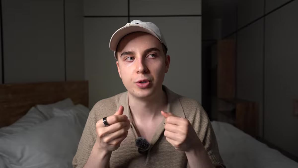 Comparison of &ldquo;selling photos&rdquo; pitch versus a problem-solution offer